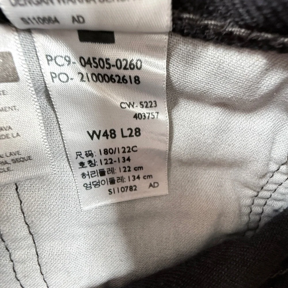 Levi's 505 Regular Fit Jeans Mens 48x28 Black New Straight Leg Denim 04505-0260